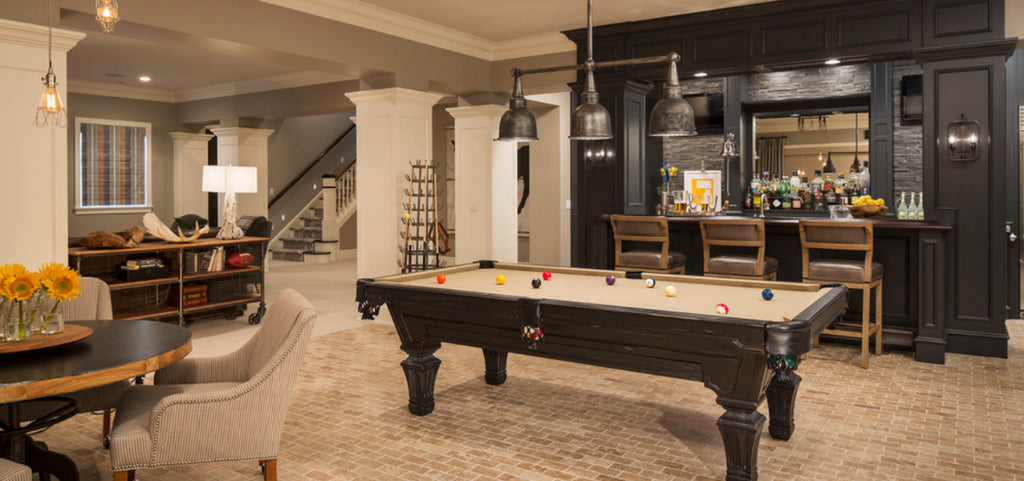 If you’re lucky enough to have the possibility & the space to have a billiard room in your house, then there is plenty to consider before decorating it